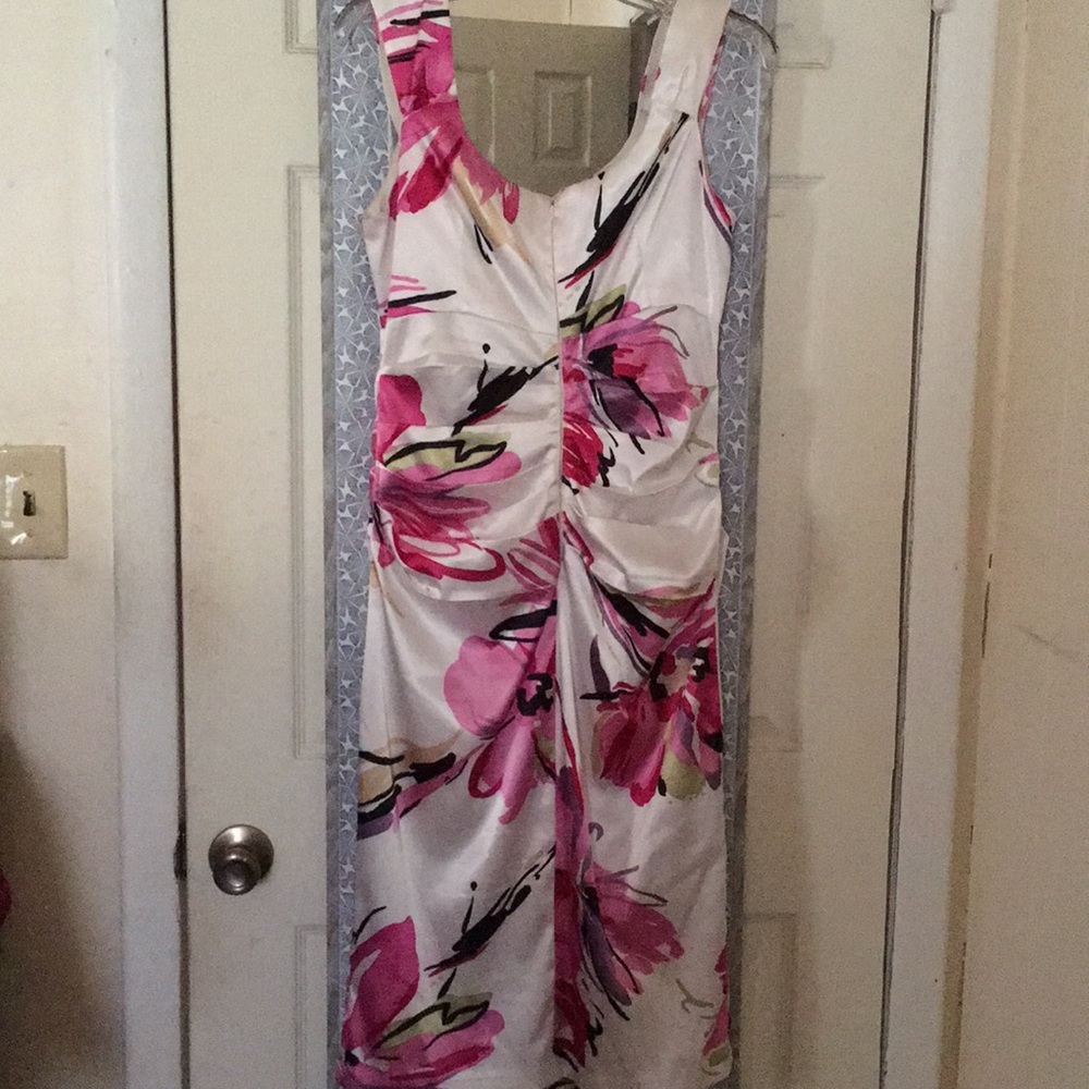 Dress - Picture 2 of 2